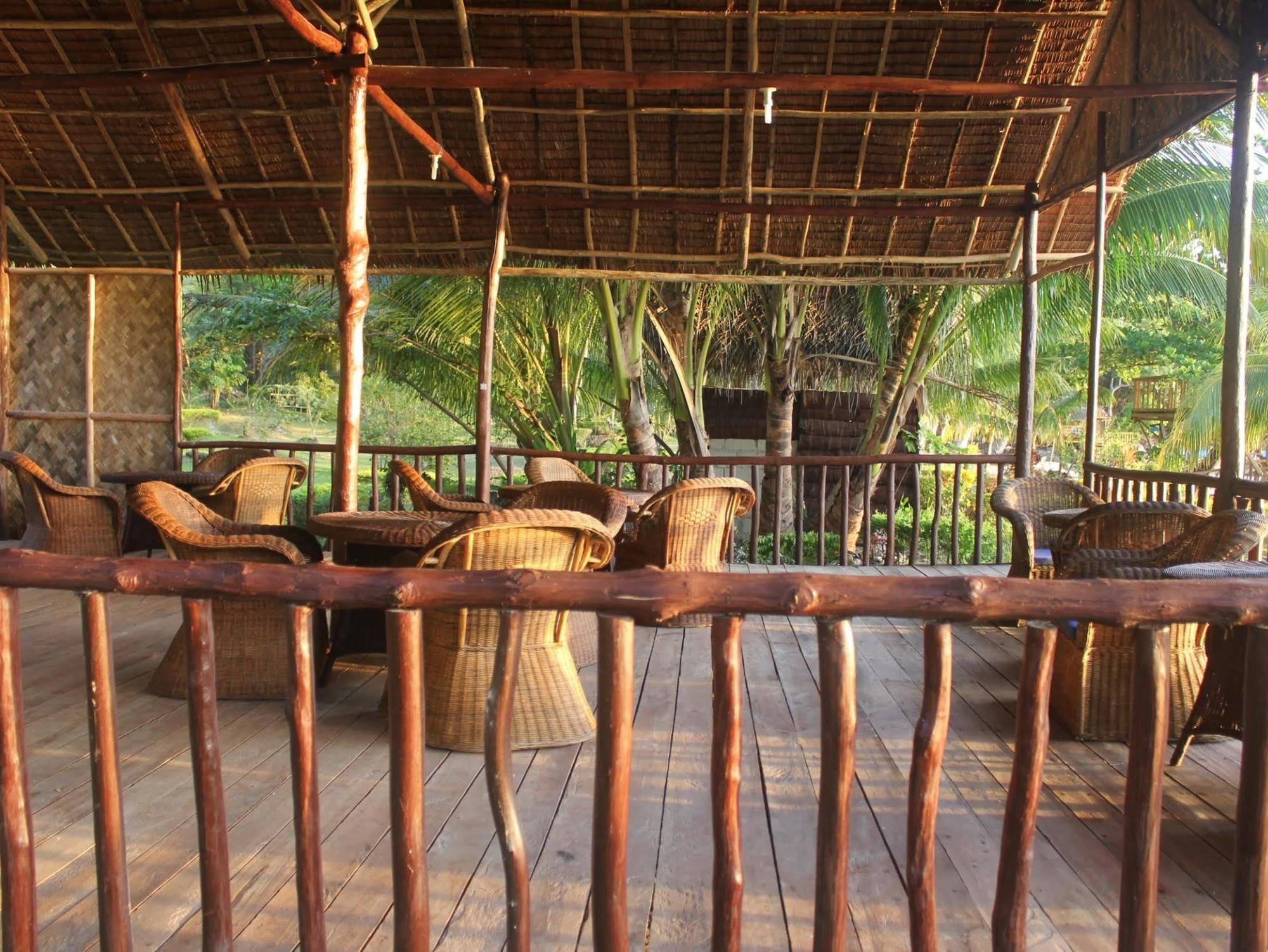 Blue Cove Tropical Island Resort 圣维森特 外观 照片